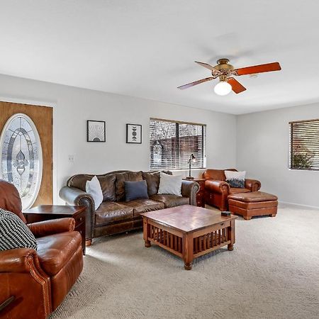 Captivating Continental Country Club Retreat With 4 Bdr And Spacious Deck! Flagstaff Eksteriør bilde