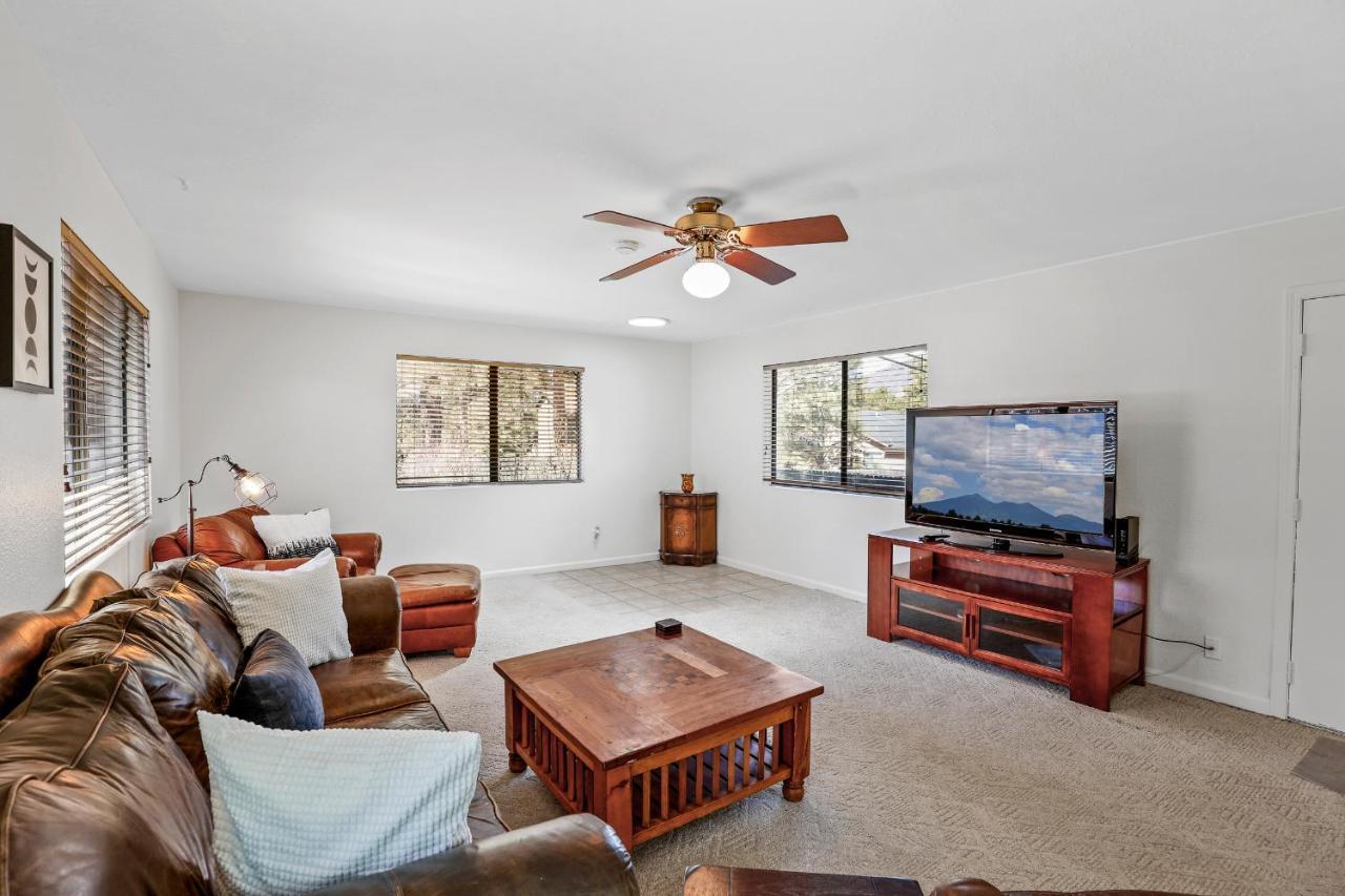 Captivating Continental Country Club Retreat With 4 Bdr And Spacious Deck! Flagstaff Eksteriør bilde