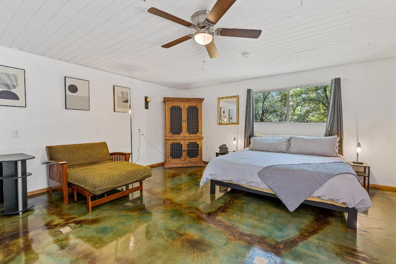 Captivating Continental Country Club Retreat With 4 Bdr And Spacious Deck! Flagstaff Eksteriør bilde